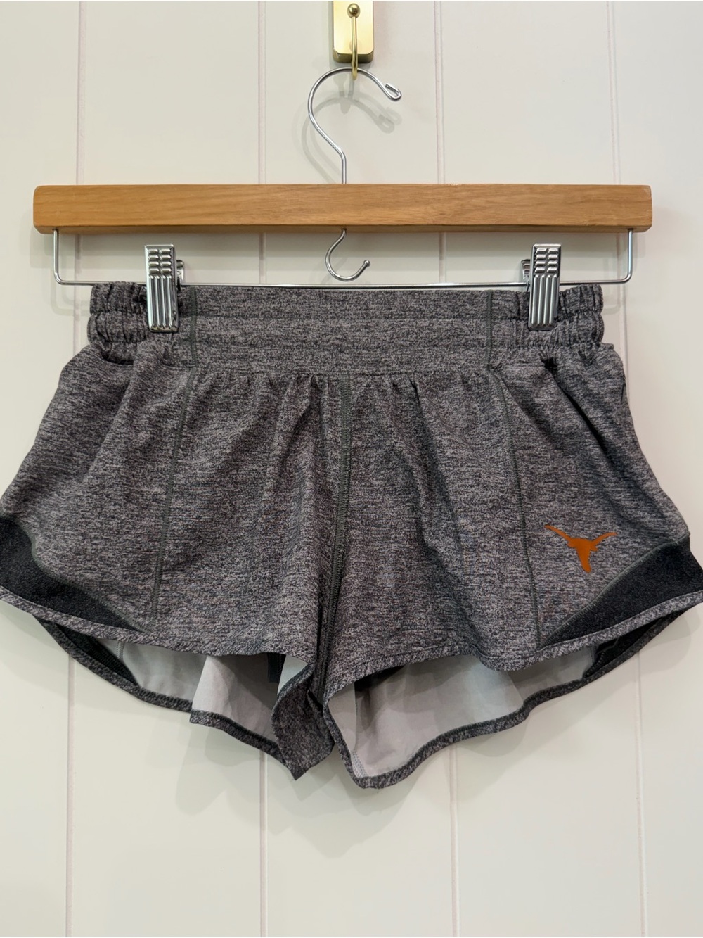 lululemon UT Texas Longhorns Hotty Hot Lined Short 2.5" Women’s Size 4